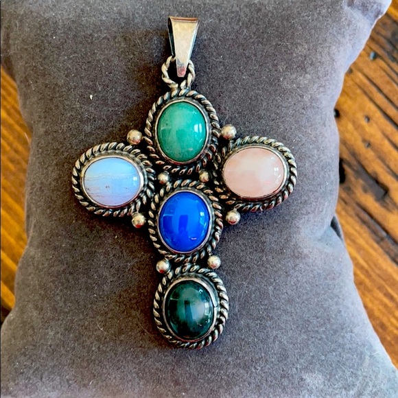 STONE CROSS NECKLACE - Picture 13 of 15